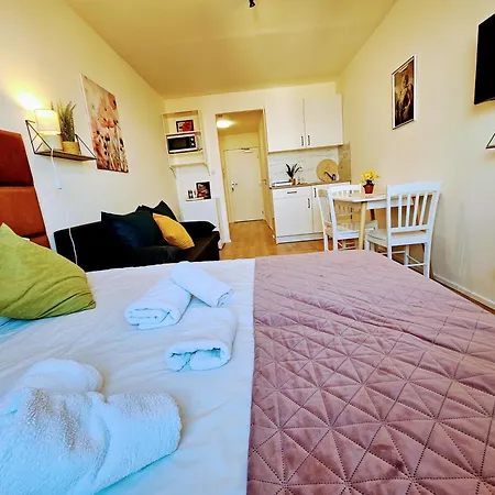 Apartament Live *
