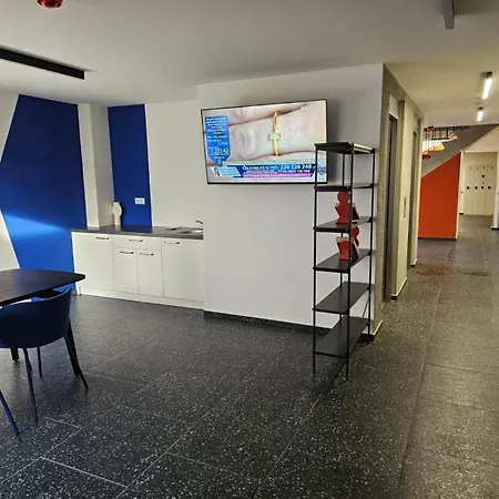 Live דירה